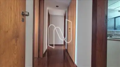 Entrada para a área íntima dop apto.