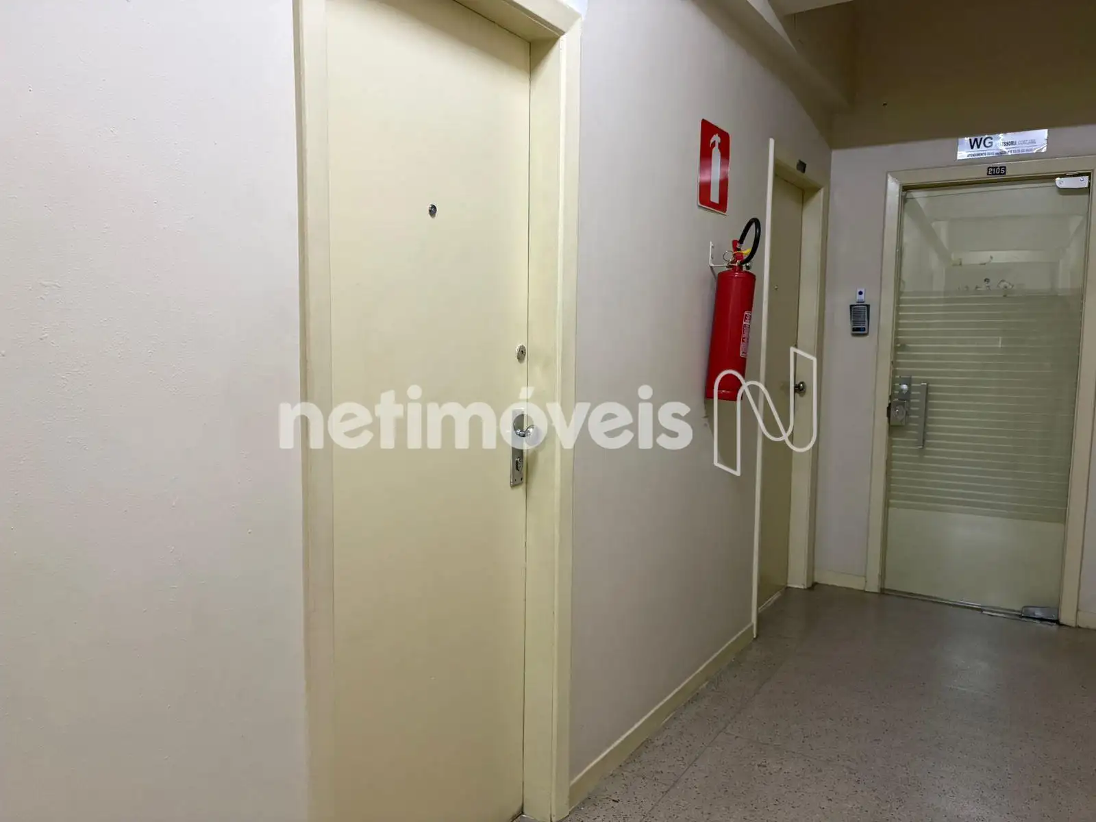 Duas portas ( entradas independentes)