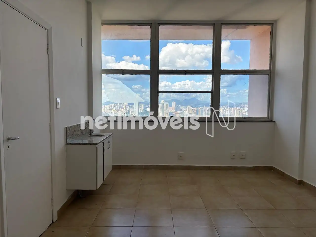 Sala com bancada  apoio  (mini-icopa)