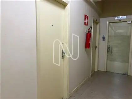 Duas portas ( entradas independentes )