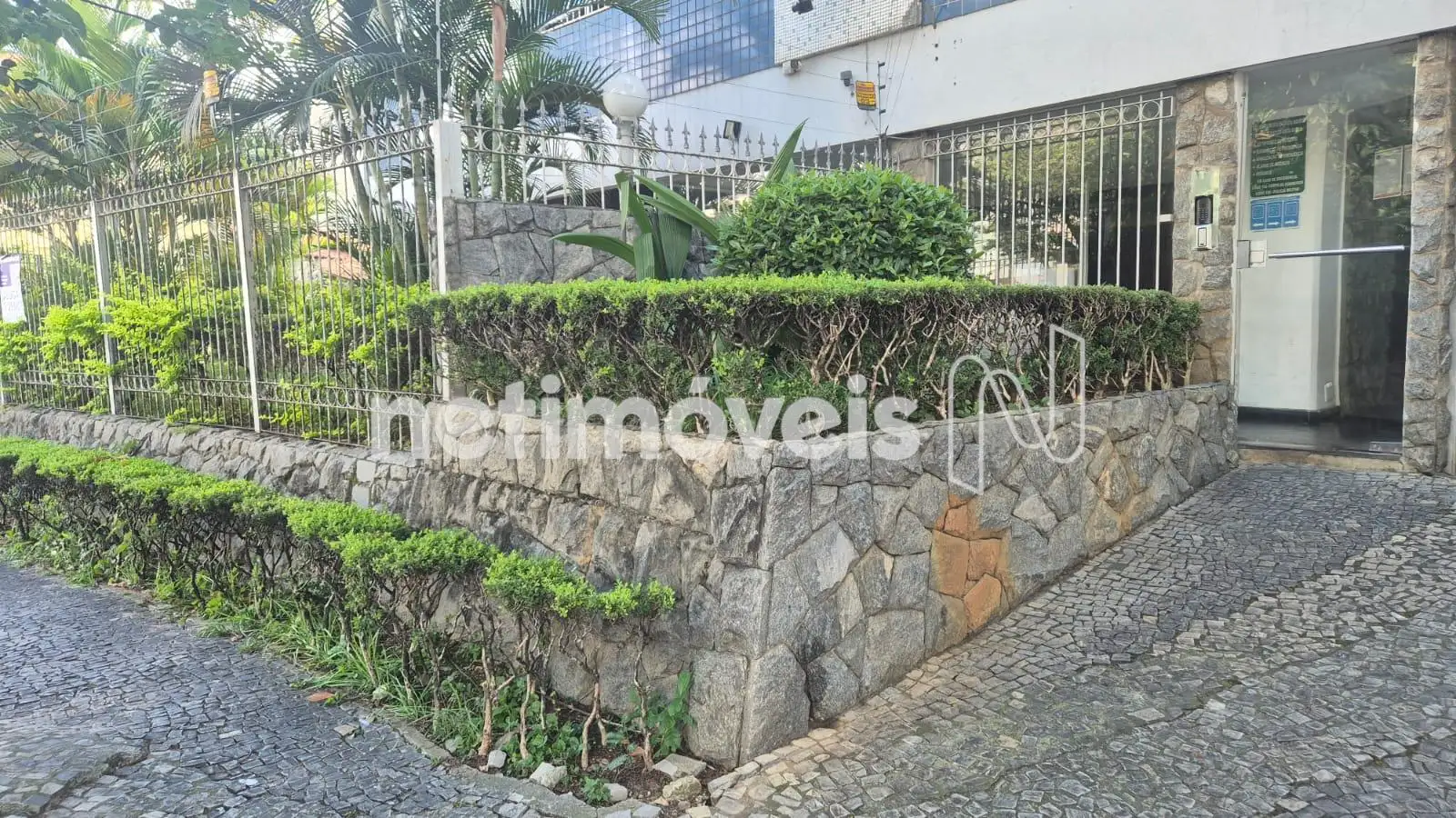 Jardim entrada edifício