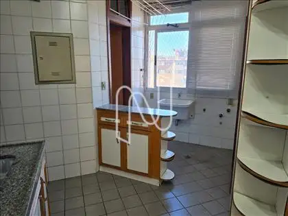 Cozinha e área de serviço