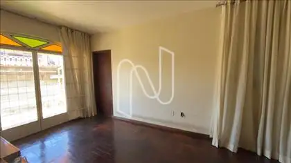Quarto com closet 
