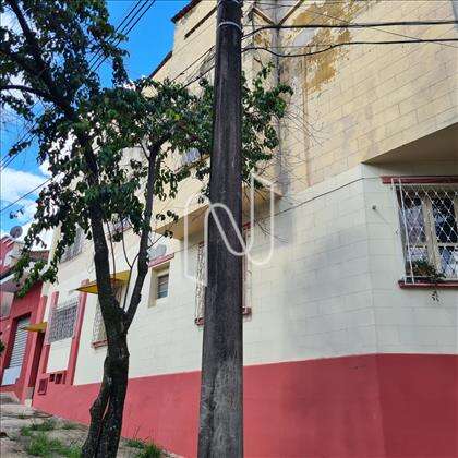 Prédio/ fachada de esquina