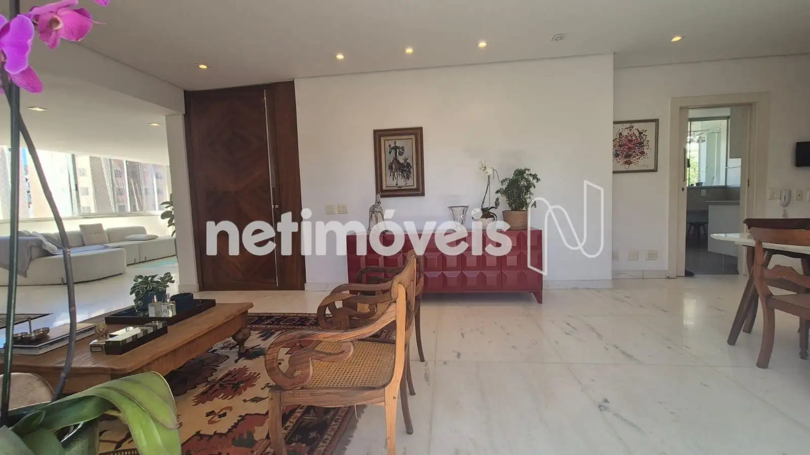 Sala ampla para vários ambientes