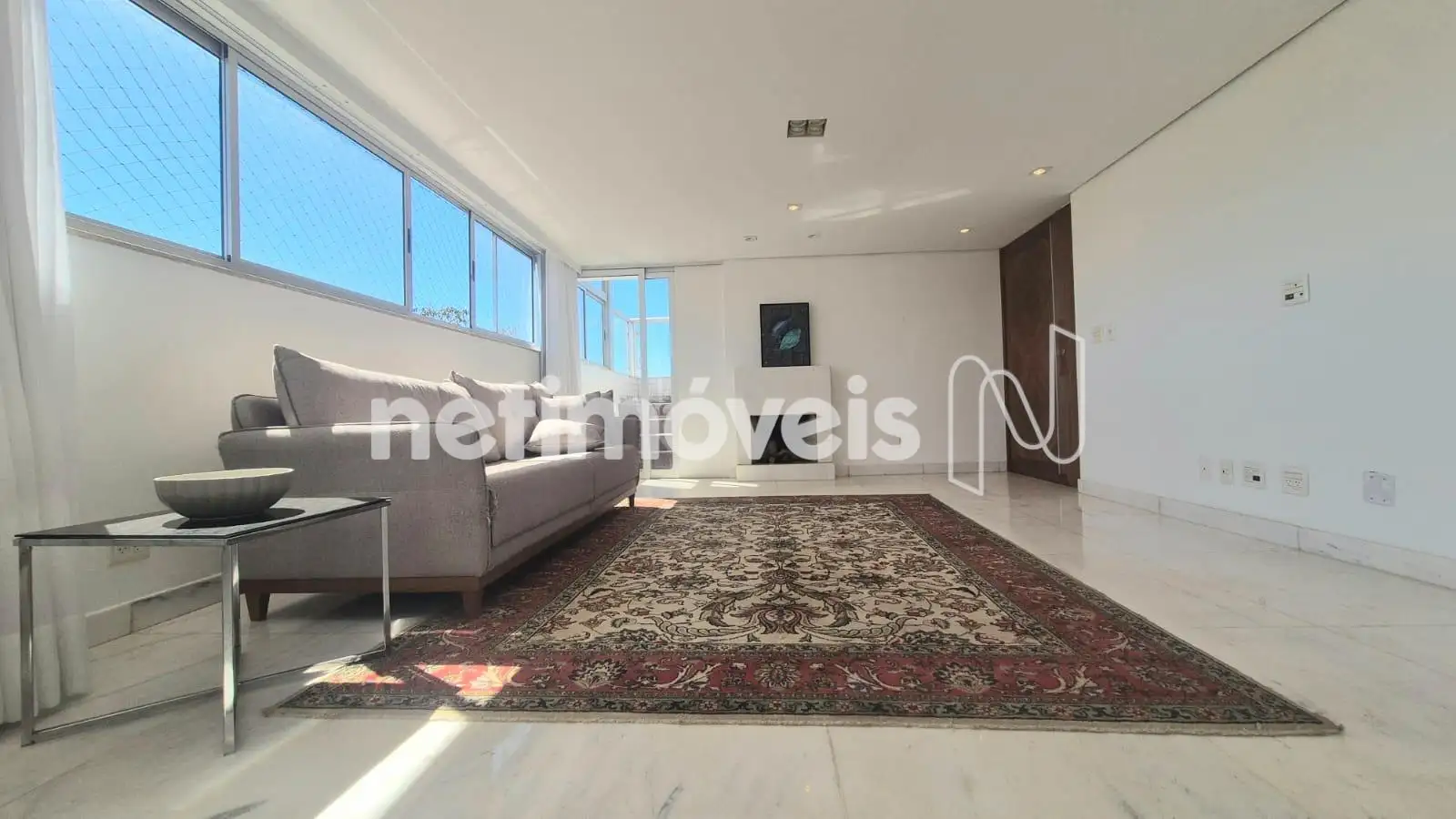 Sala ampla cobertura/ Lareira