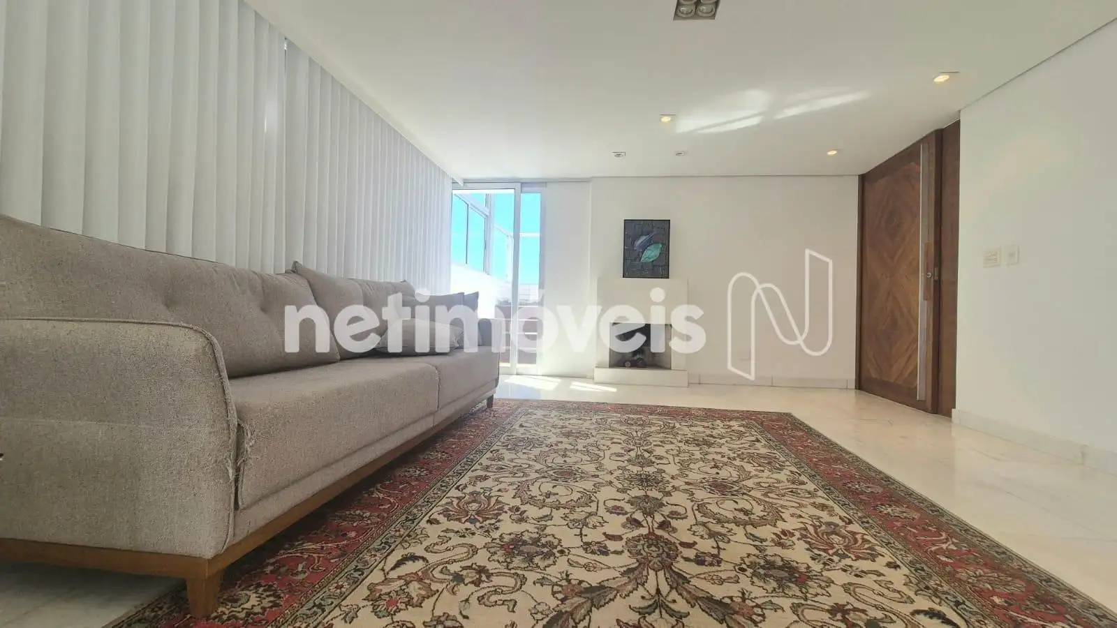 Sala ampla cobertura/ LAREIRA