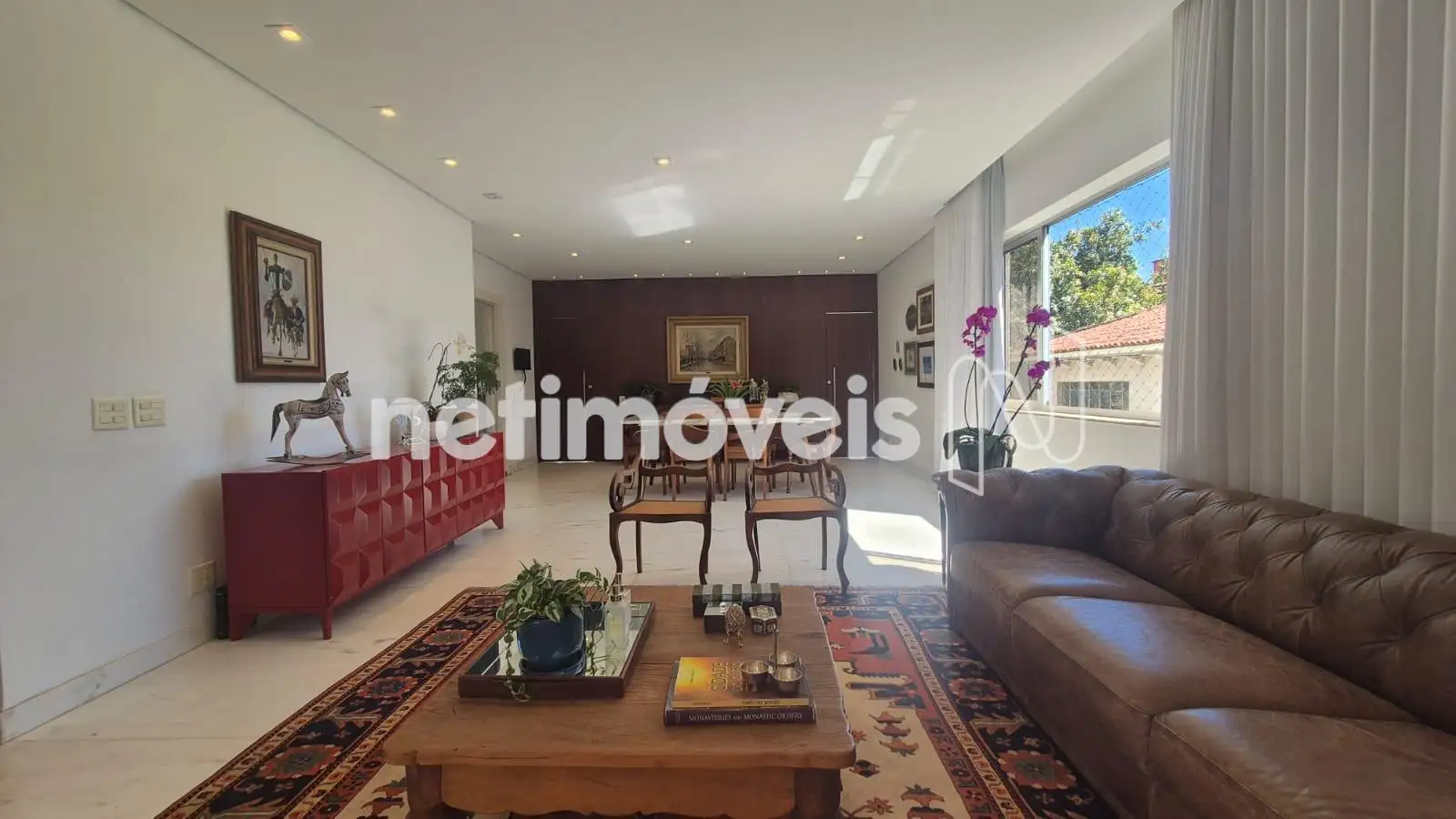 Sala ampla para vários ambientes