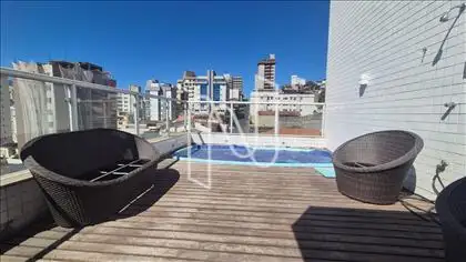 Deck com piscina aquecida