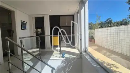 Cobertura área aberta em U