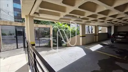 entrada vista do interior do predio 