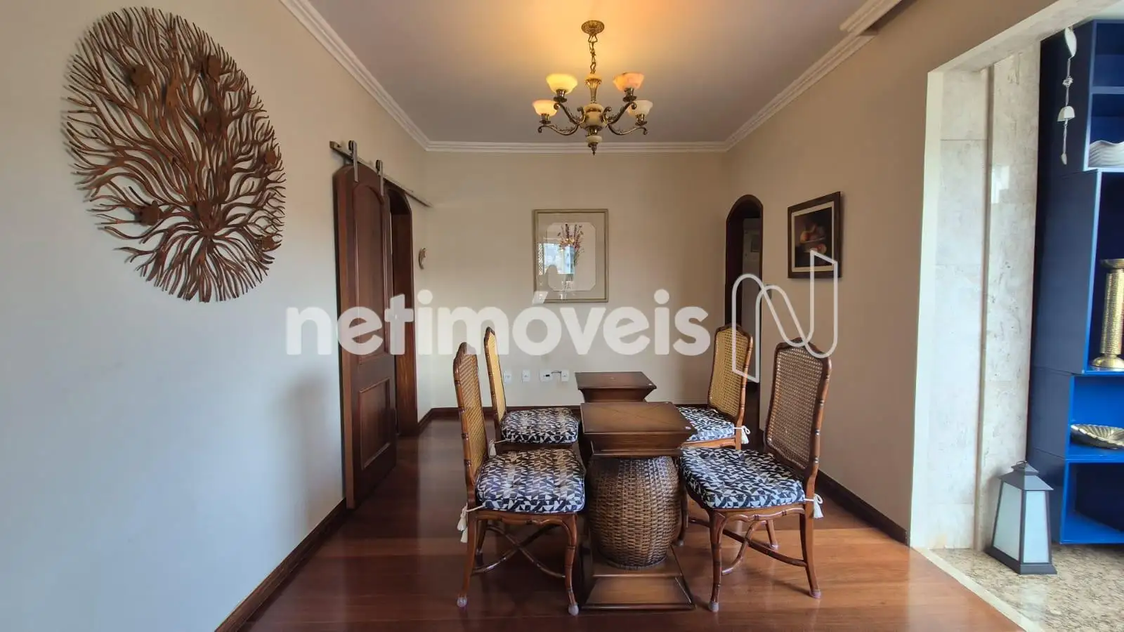 Sala de jantar com varanda conjugada