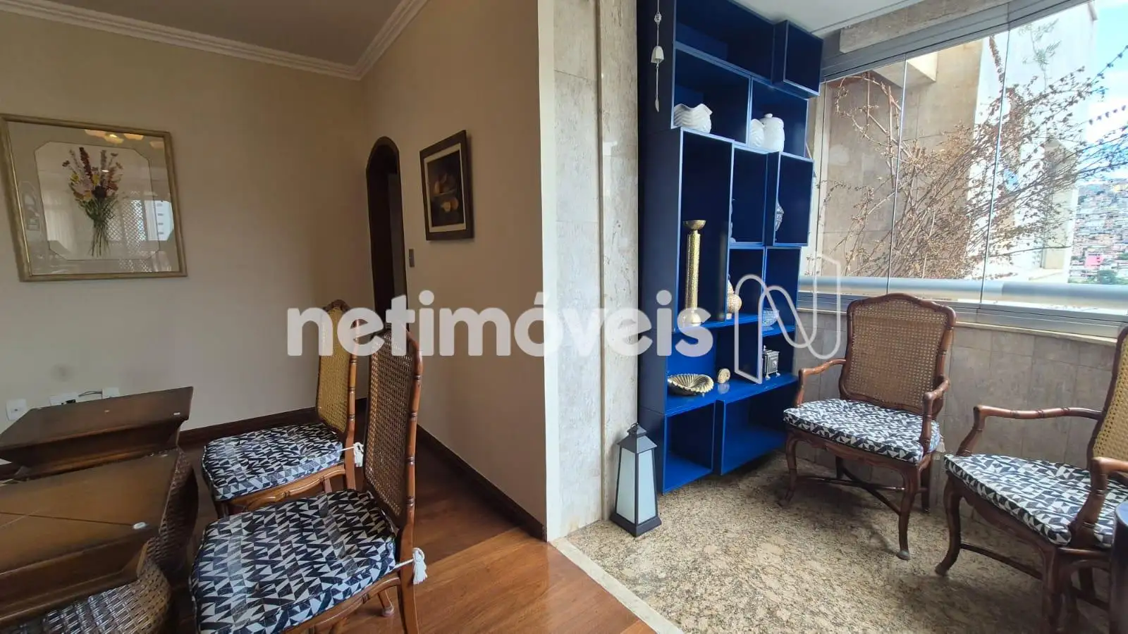 Sala de jantar com varanda conjugada