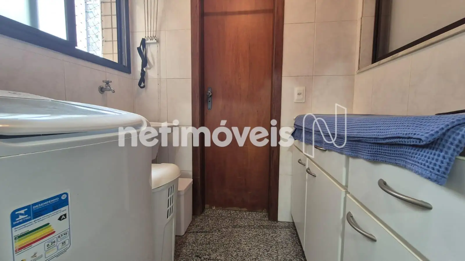 Área e banheiro de serviço