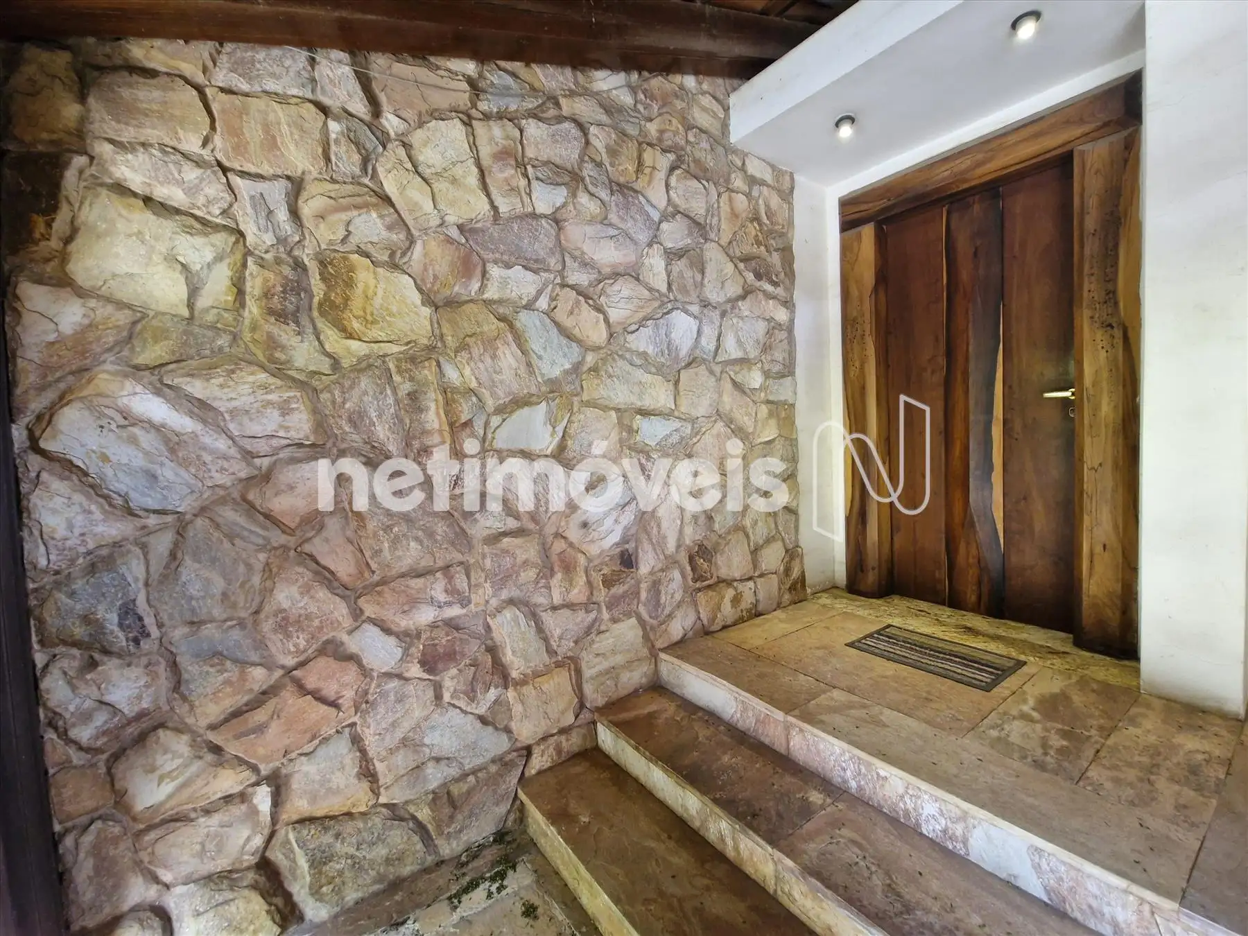 porta principal em jacarandá