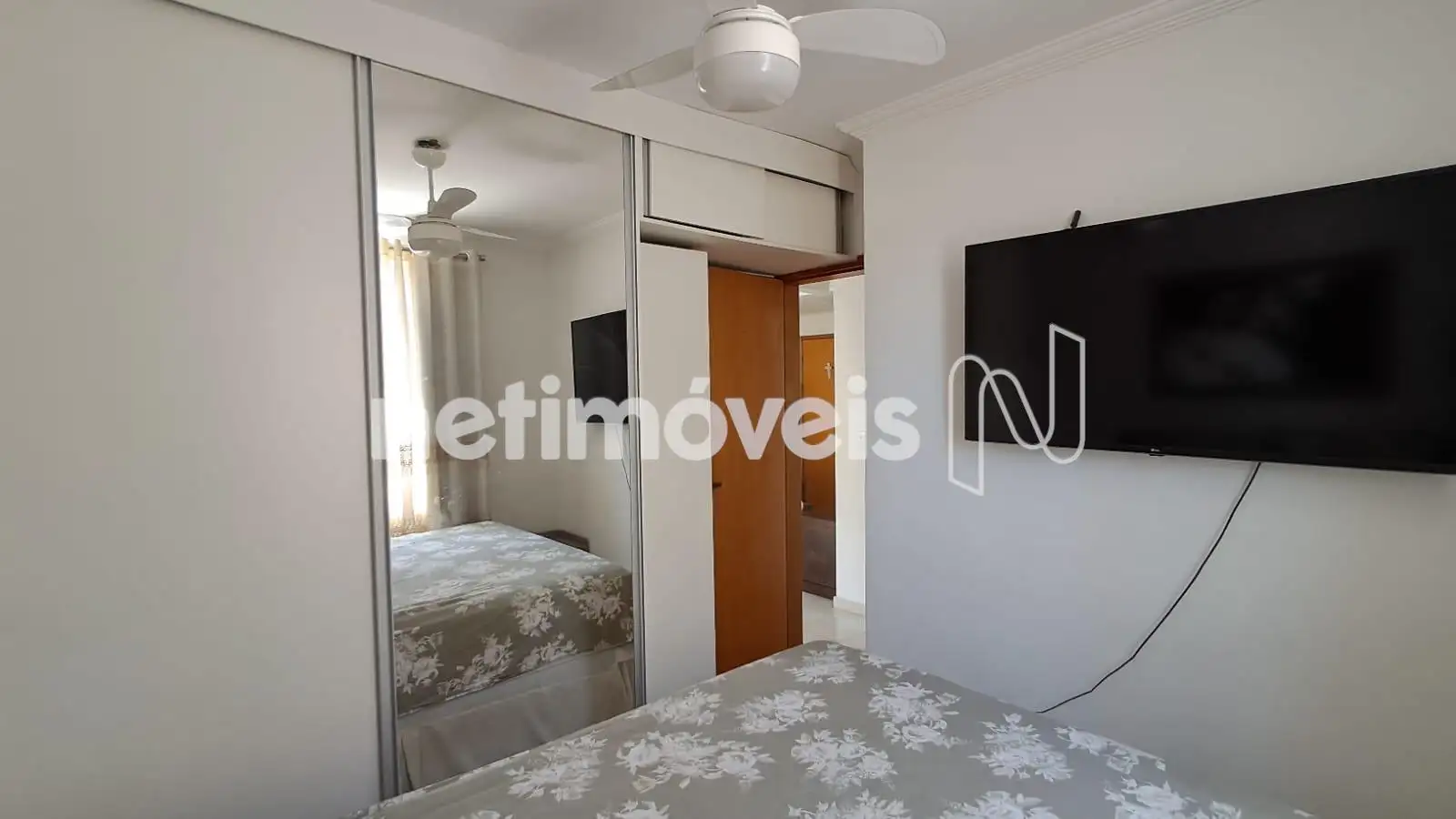 quarto com armário