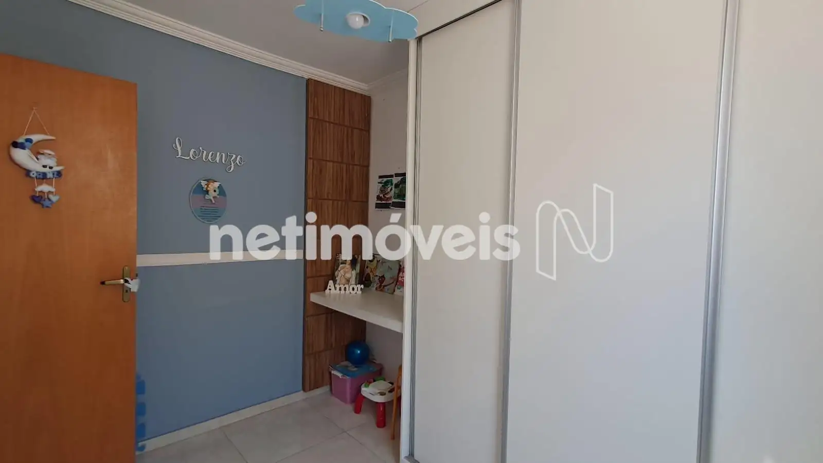 quarto com armário