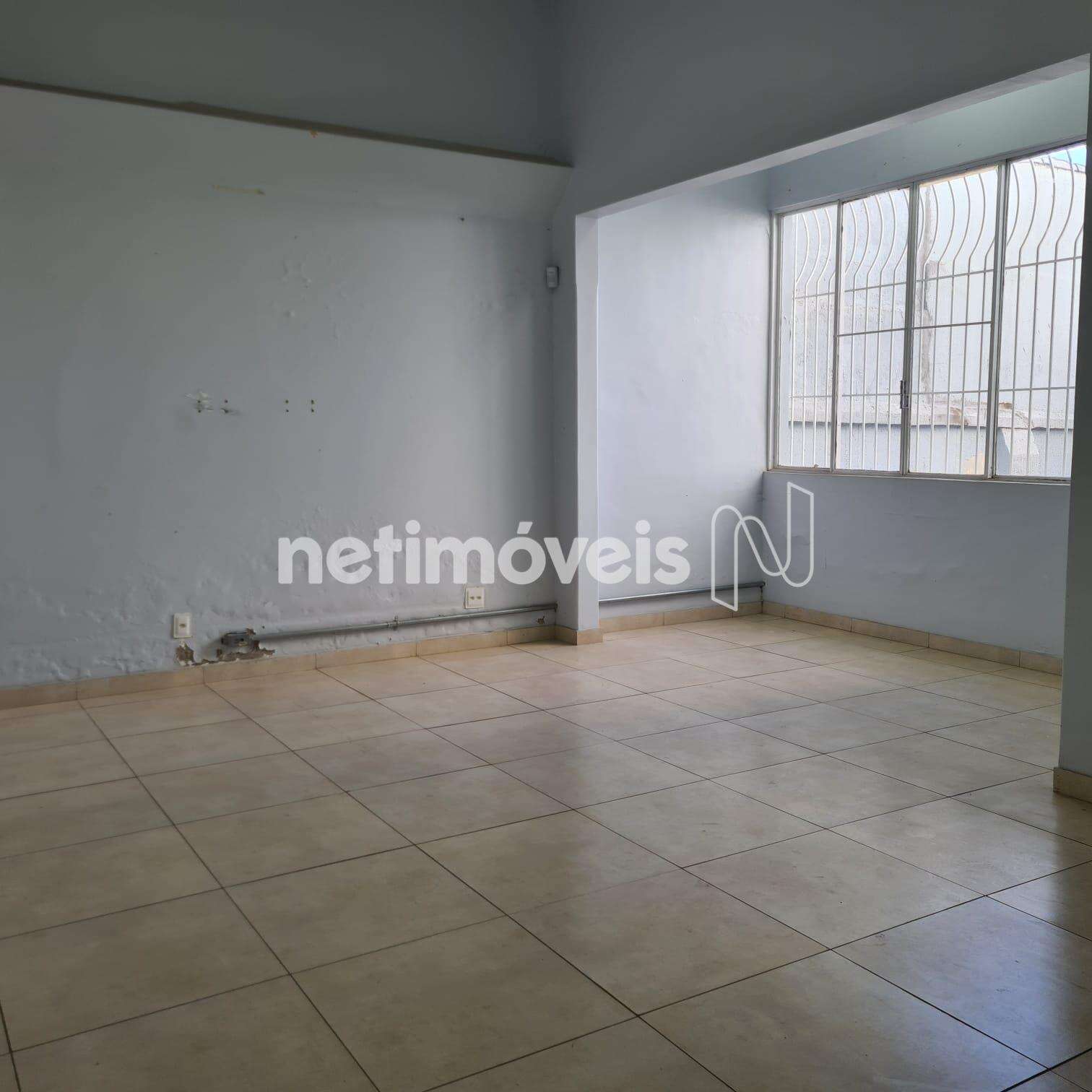 Sala (4) em  L