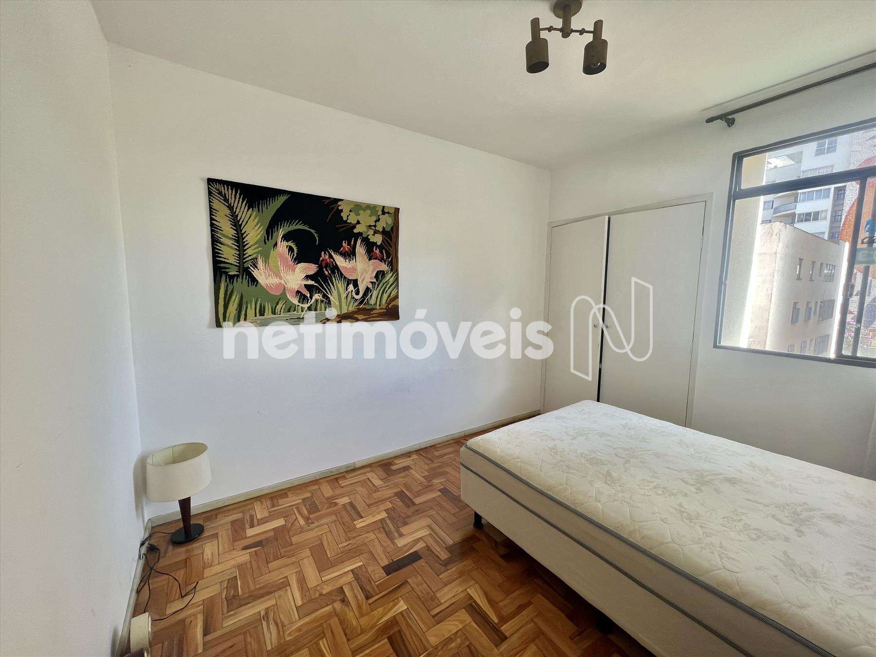 Quarto 4 com armário embutido 