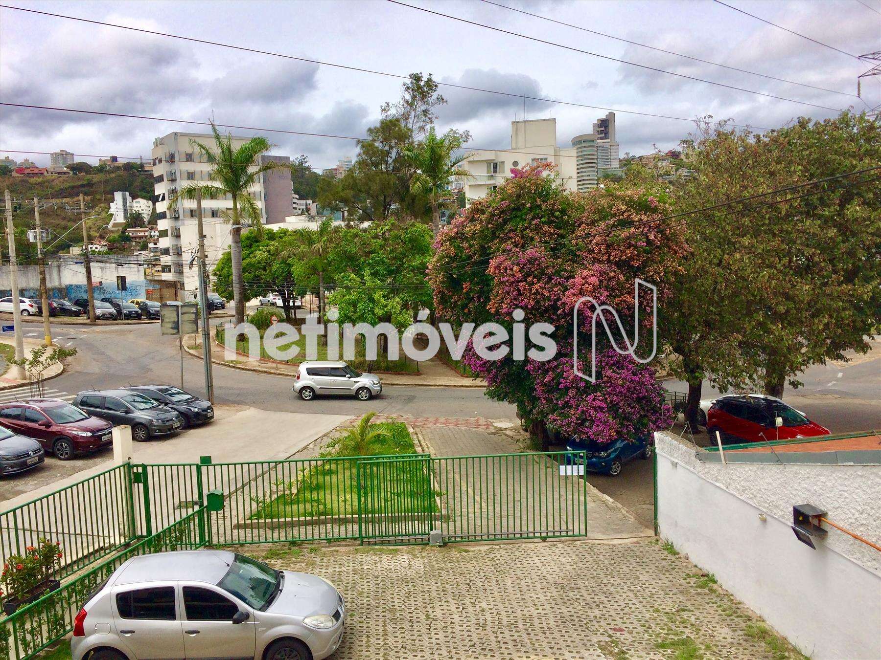 Frente para Praça das Constelações