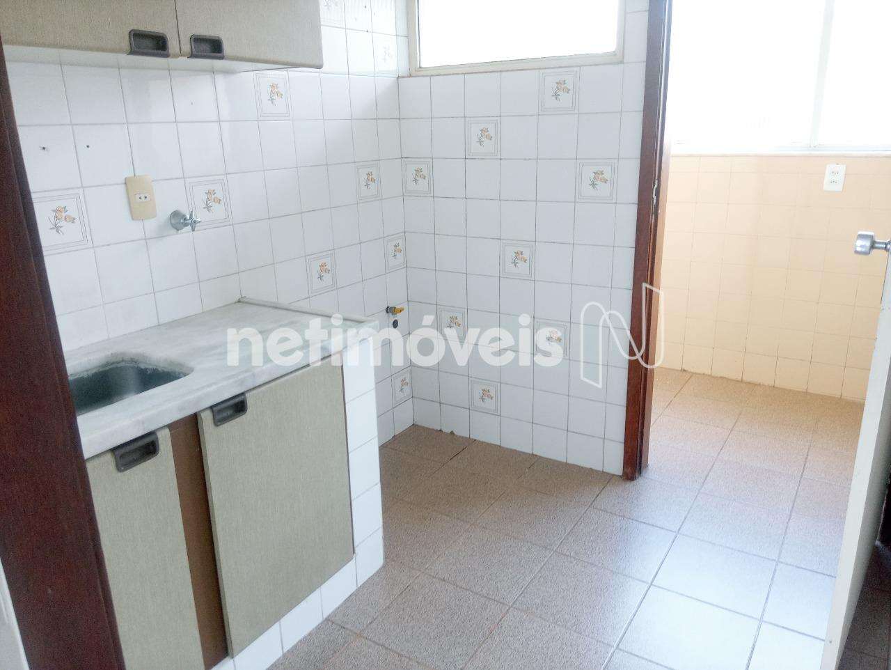 Cozinha com armários