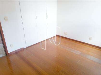 Quarto 2 com armário planejado 