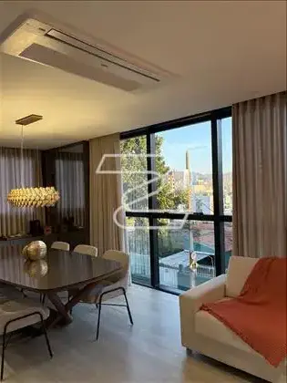 Sala de estar -  vista para a Serra do Curral