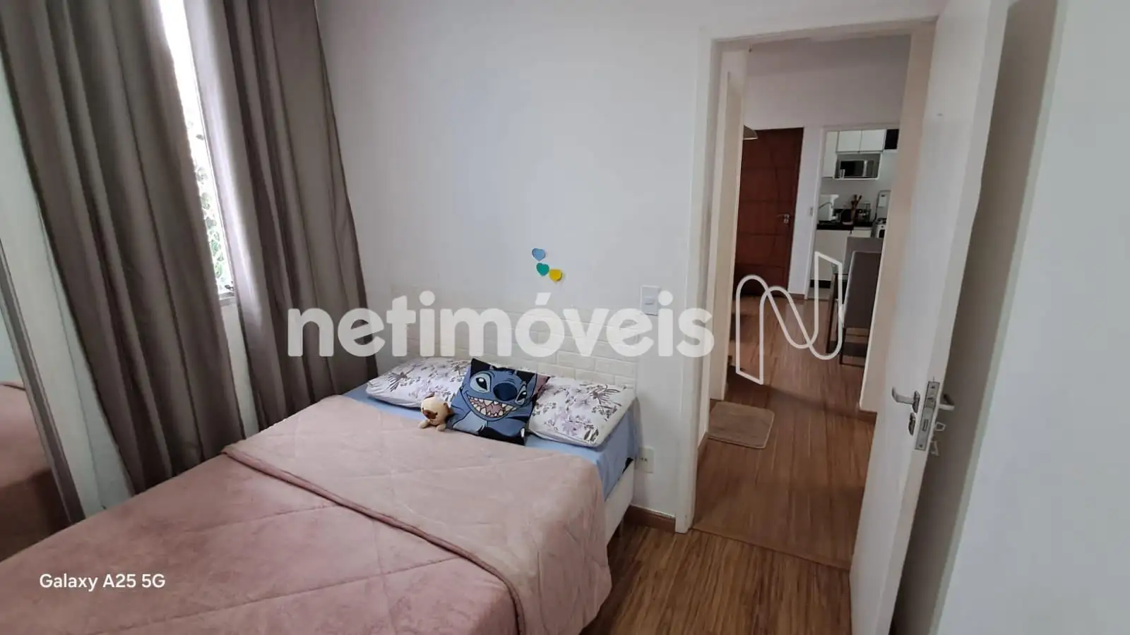 Quarto de criança com armários