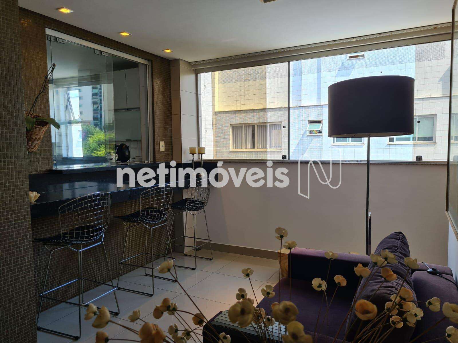 Sala anexa, mesa janela da cozinha