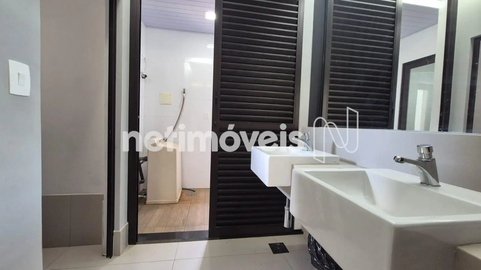 Sauna e banheiro salão de festas/piscina