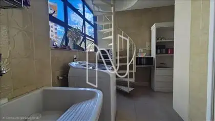 Área de serviço escada para quato serviço