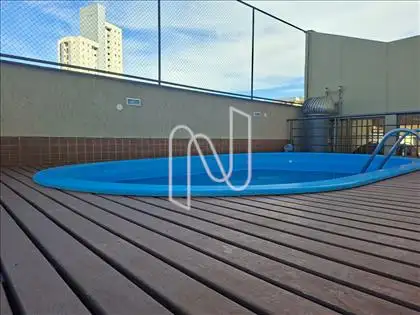 Piscina do condomínio