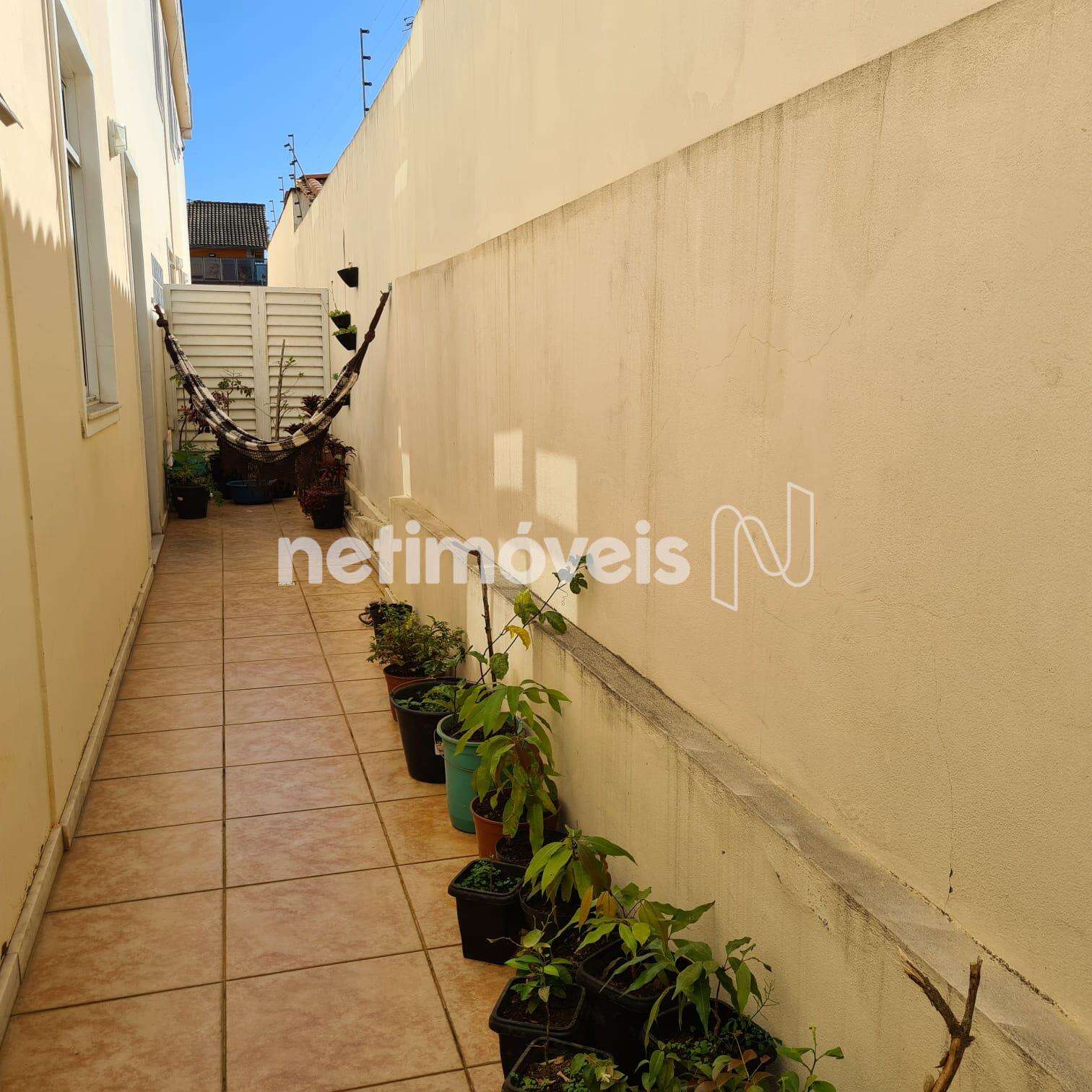 Área privativa lateral apto.