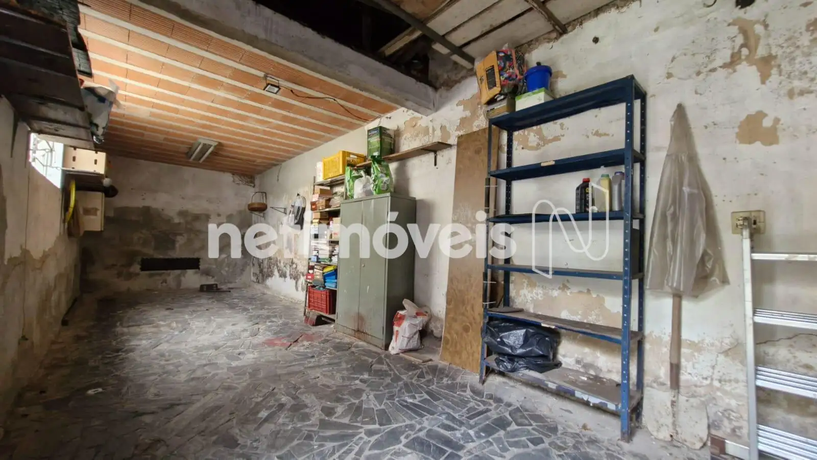 Garagem coberta
