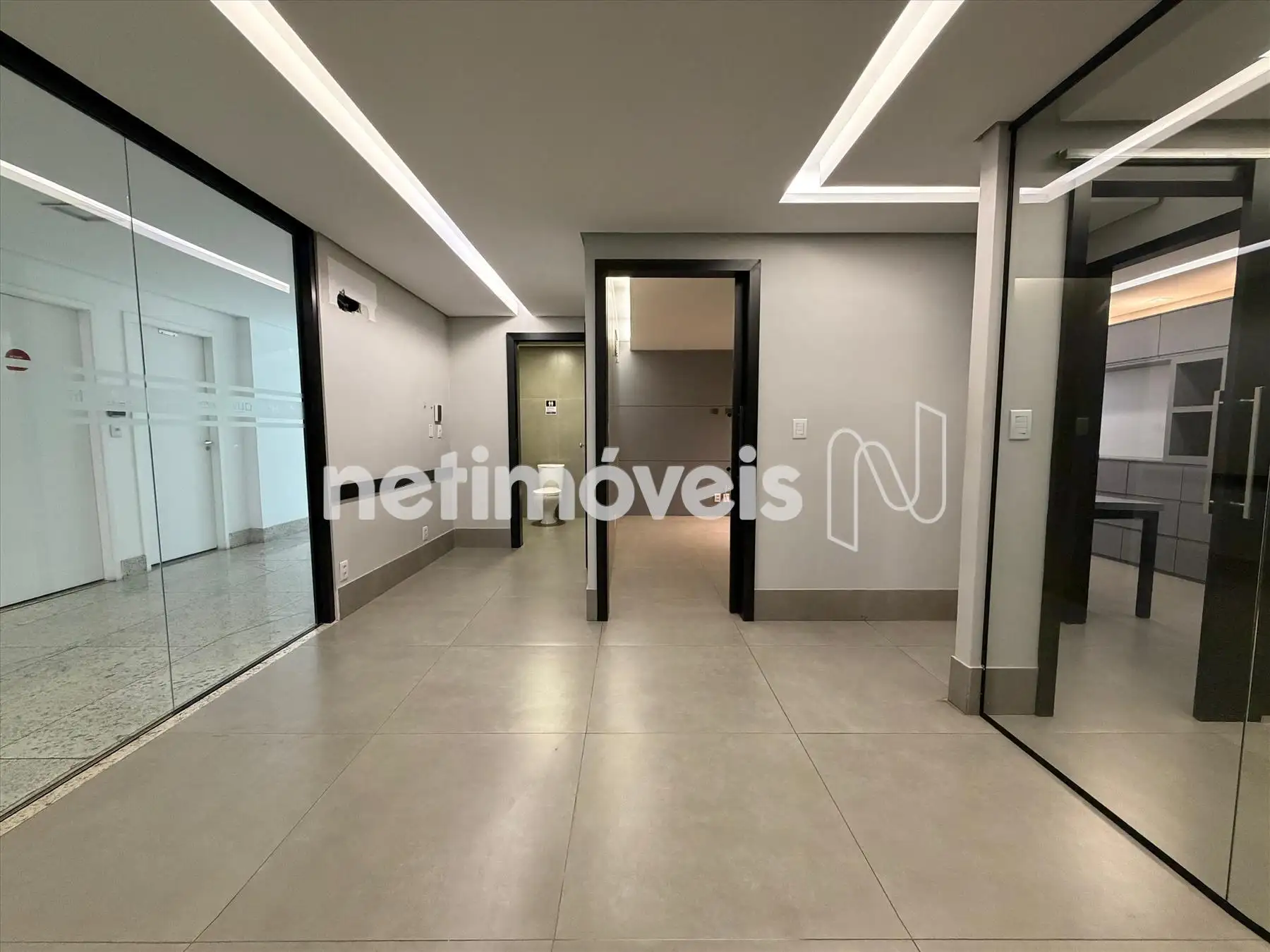 Salão para comprar com 100 m², 2 banheiros, 3 vagas em Rua dos Timbiras, Lourdes, Belo Horizonte