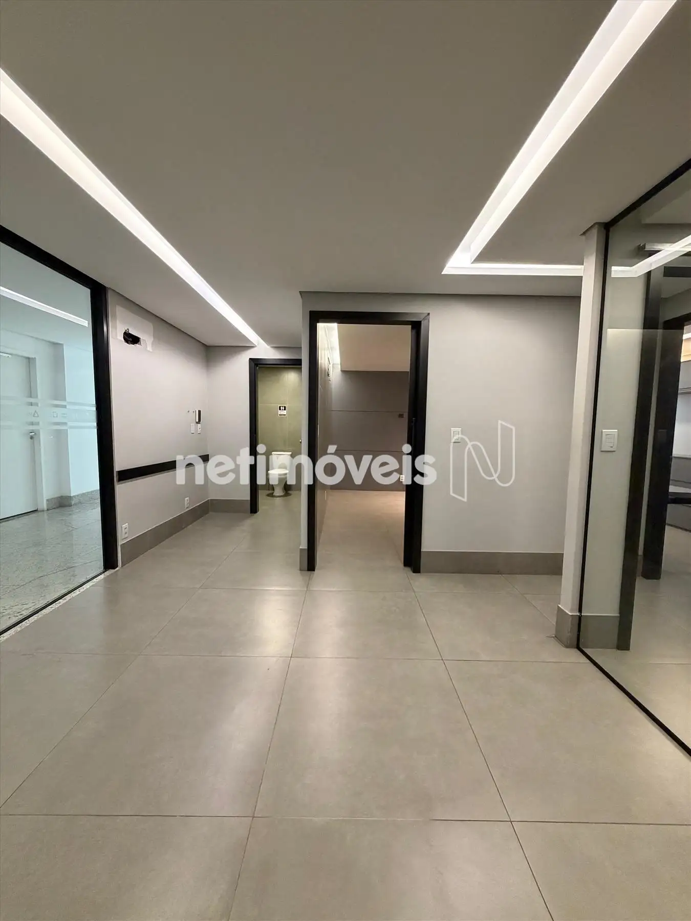 Salão para comprar com 100 m², 2 banheiros, 3 vagas em Rua dos Timbiras, Lourdes, Belo Horizonte