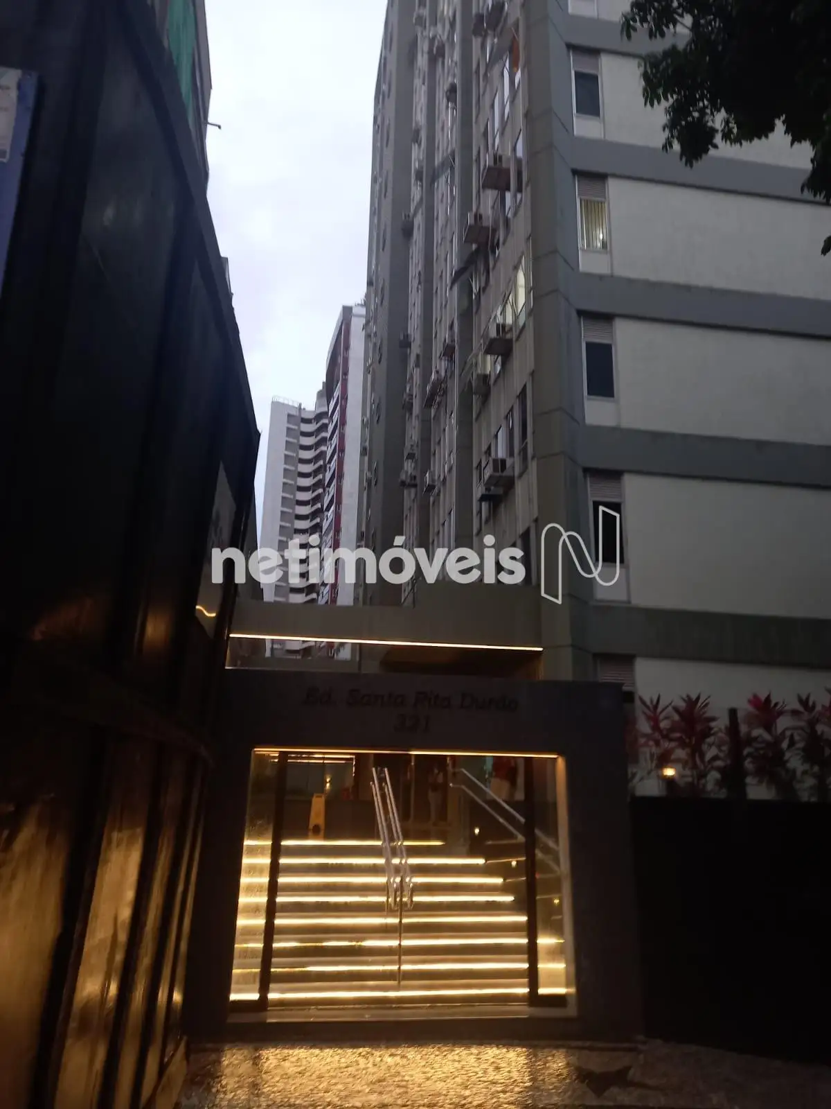 Entrada do prédio