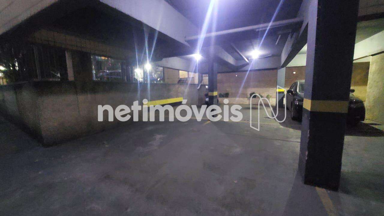 2 vagas de garagem sob pilotis