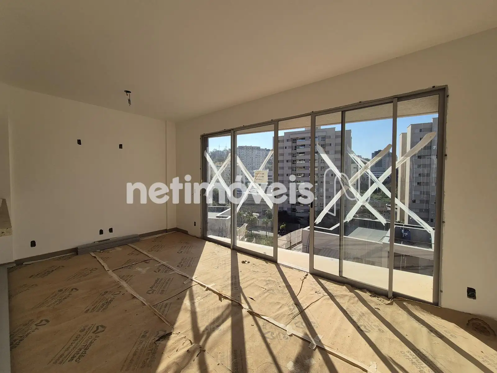 Casa para comprar com 148 m², 3 quartos, 3 banheiros, 2 vagas em Avenida José de Oliveira Vaz, Buritis, Belo Horizonte