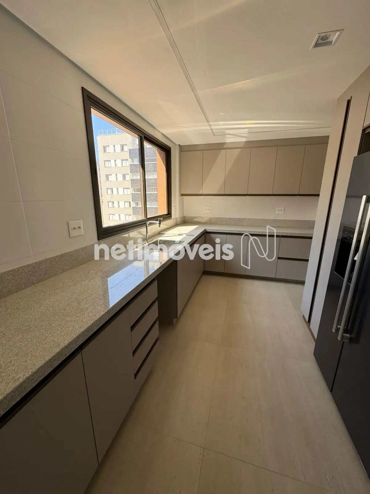 Fotos do apto decorado. Armários não inclusos