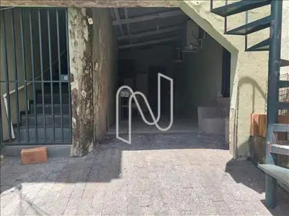 Garagem  e Acesso  casa 2 piso e loja ao lado