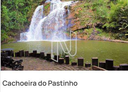 Cachoeira no condomínio