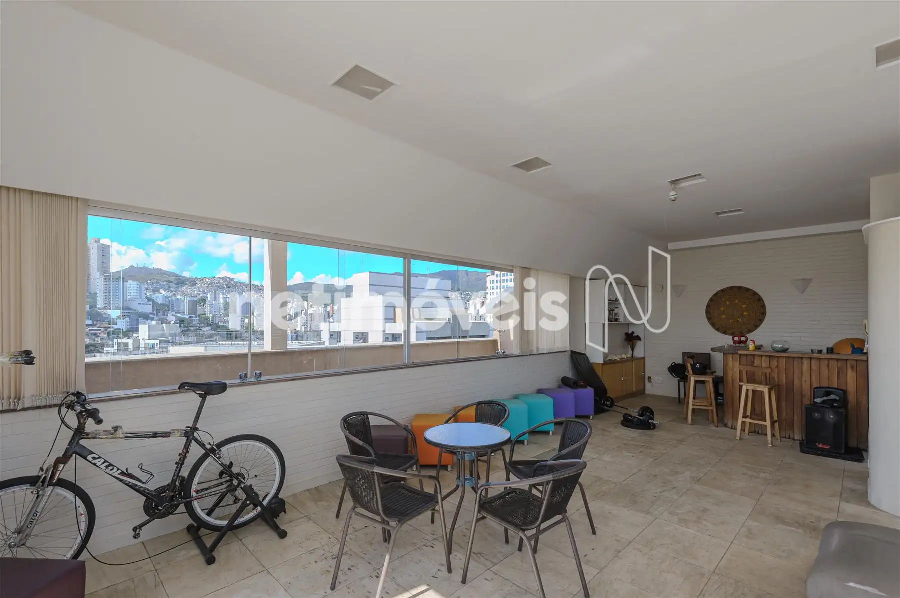 3º Piso Salão com banheiro