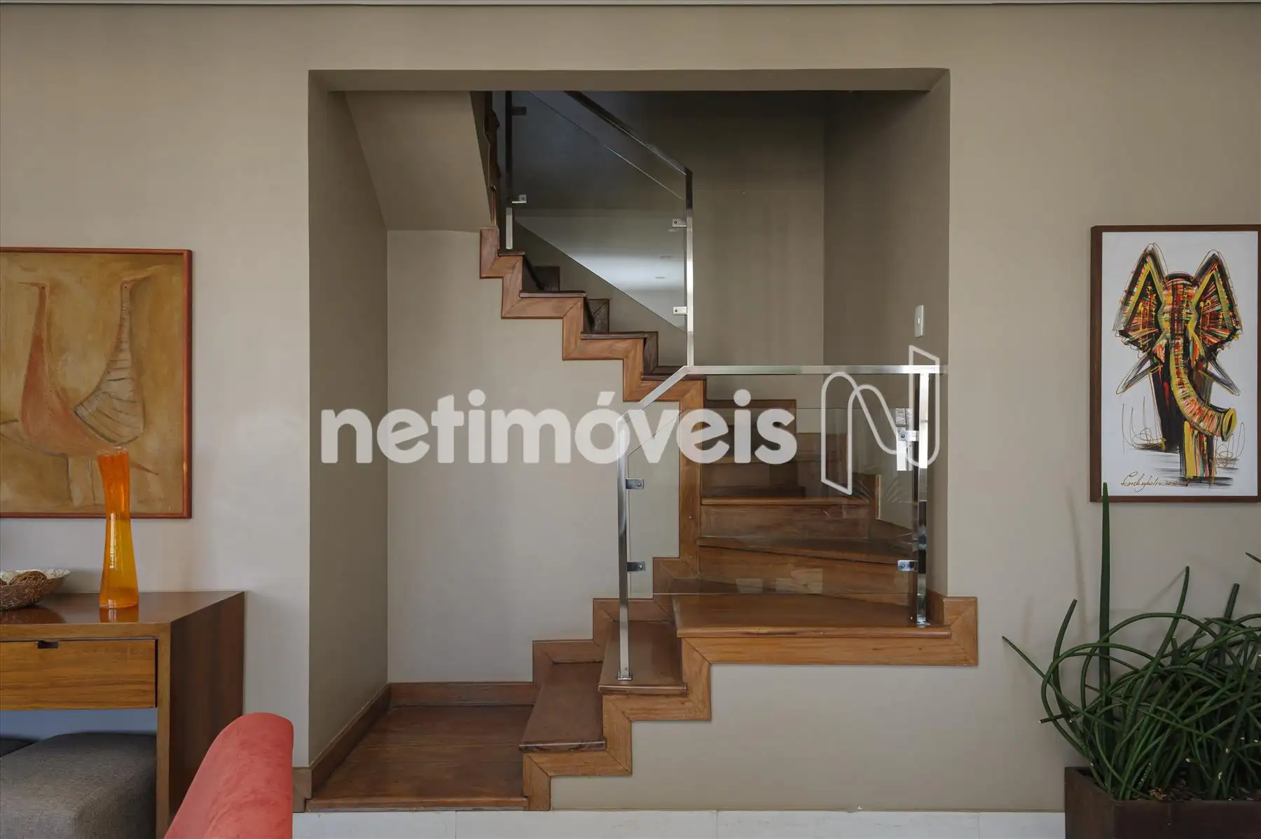 1º Piso Escada de acesso ao 2º Piso