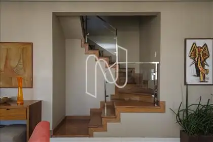 1º Piso Escada de acesso ao 2º Piso