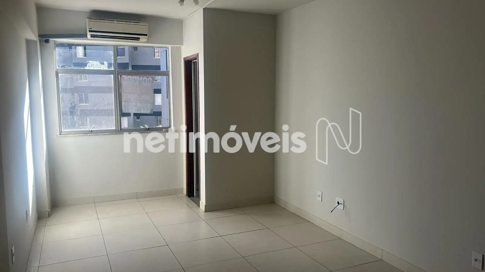 Sala para comprar com 25 m², 1 banheiro, 1 vaga em Rua Teixeira de Freitas, Santo Antônio, Belo Horizonte