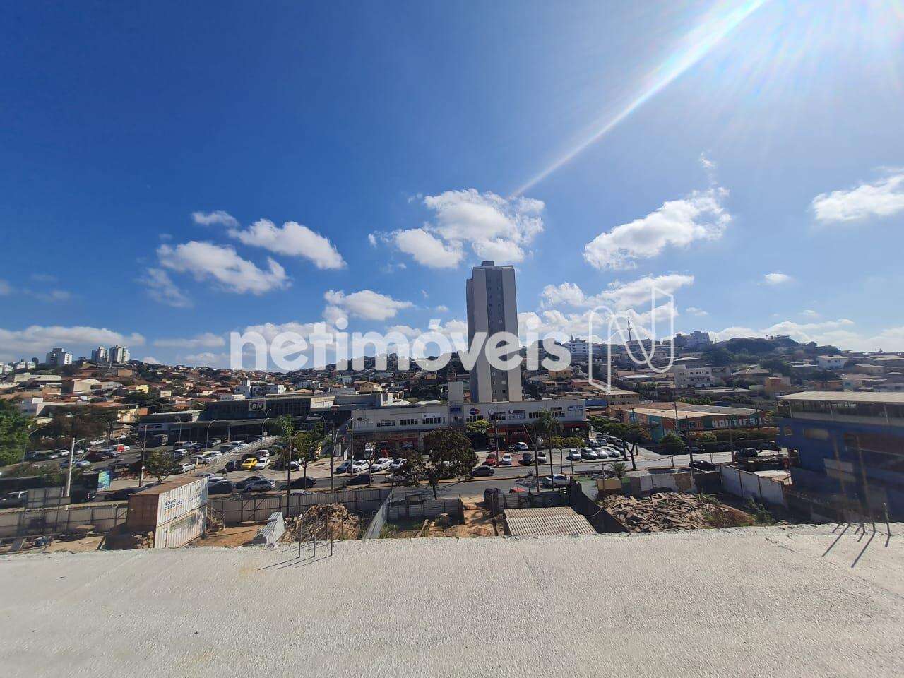 Vista de frente do prédio