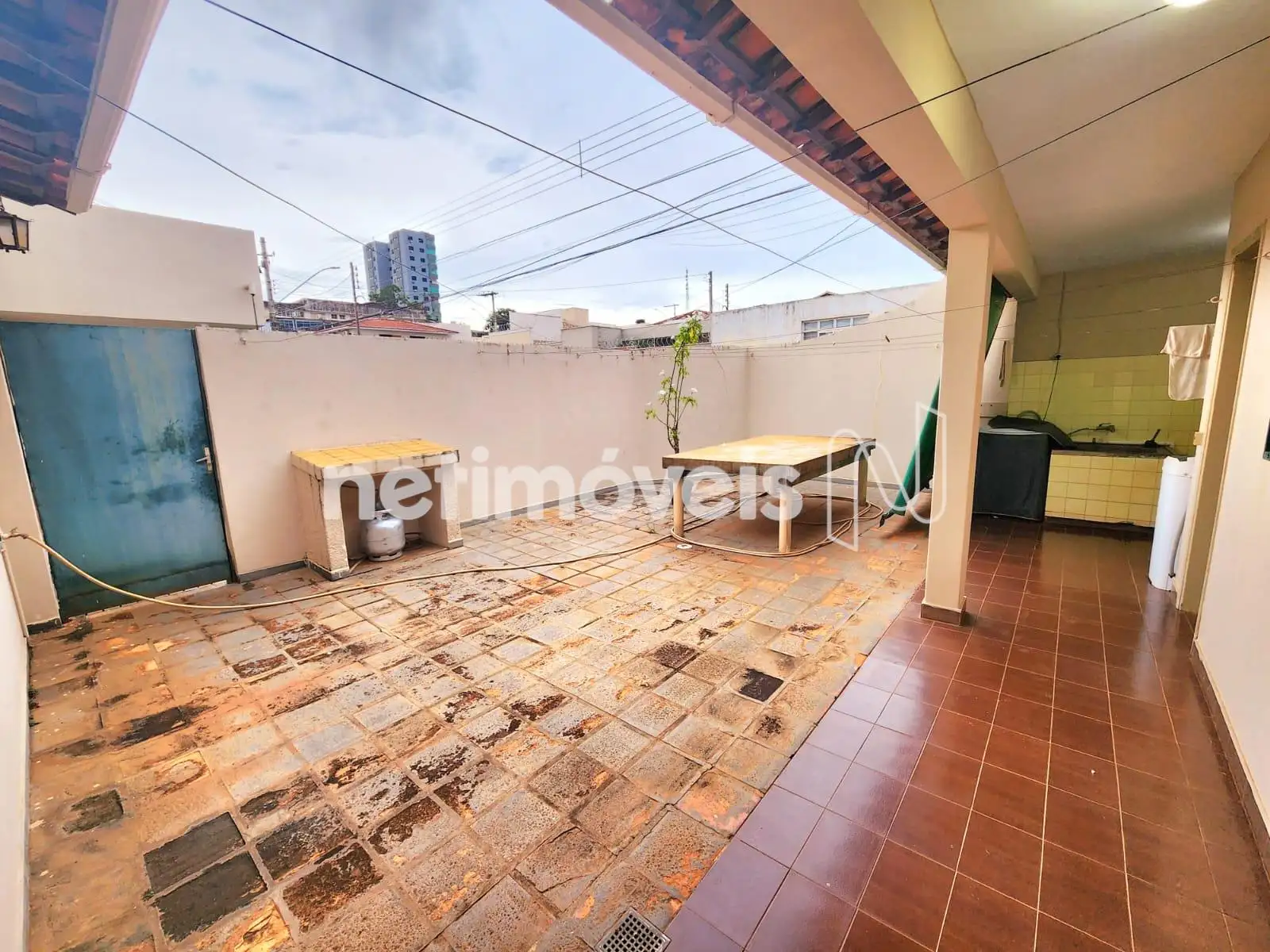 Terreiro com quaradouro anexo à lavanderia