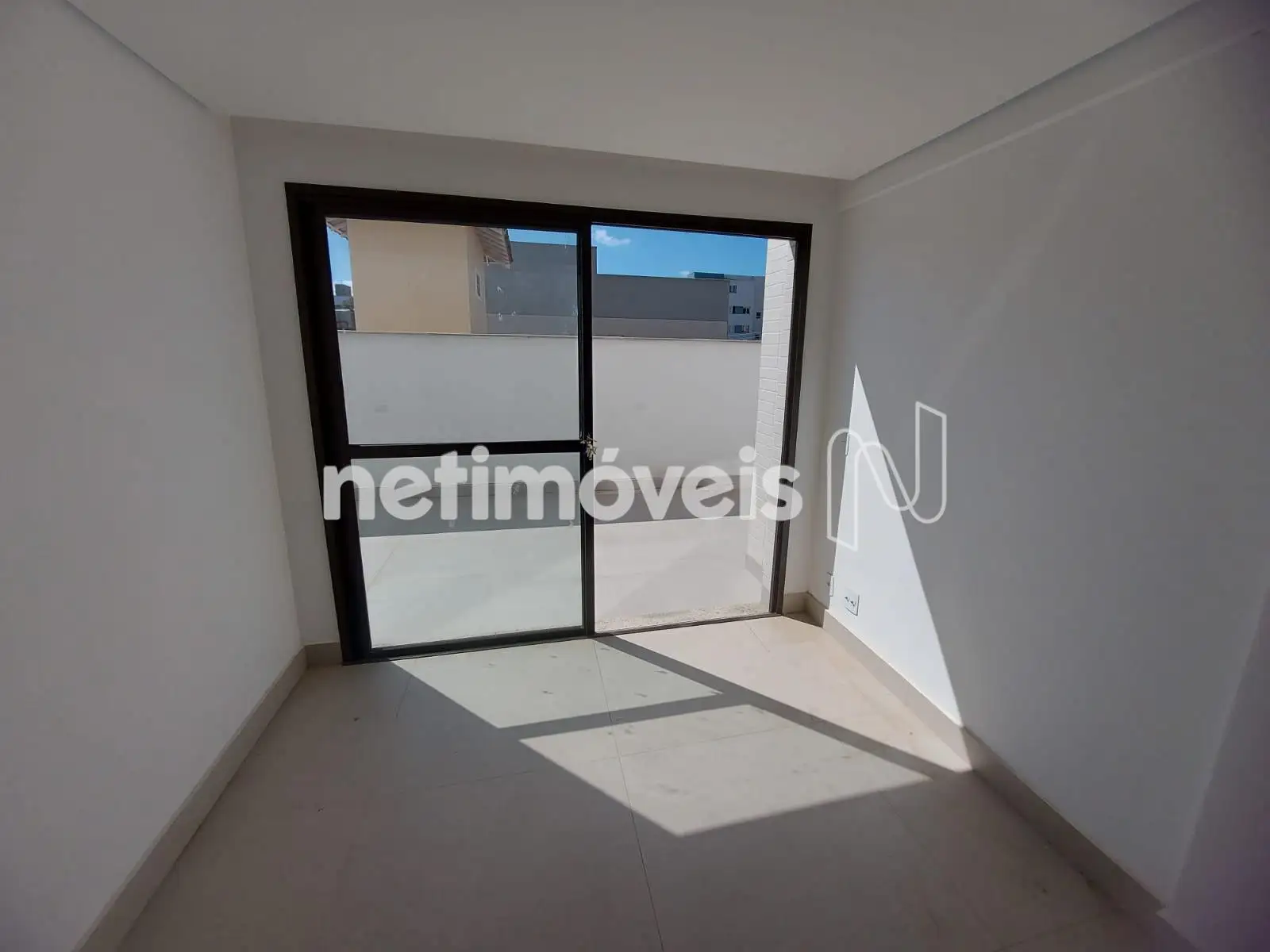 Área Privativa para comprar com 95 m², 2 quartos, 2 banheiros, 2 vagas em Rua Tefé, Cachoeirinha, Belo Horizonte