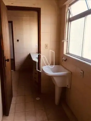 Área de serviço e cozinha